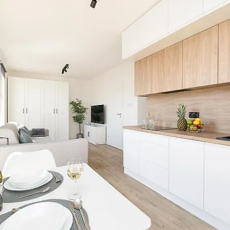 White Zajezdnia Wrzeszcz Apartment